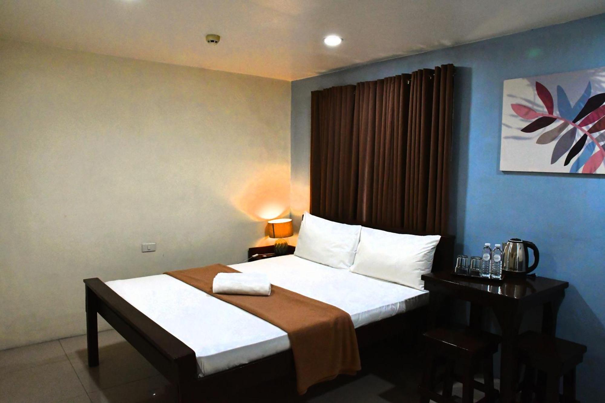 Arzo Hotel Makati San Pedro Makati Exterior foto